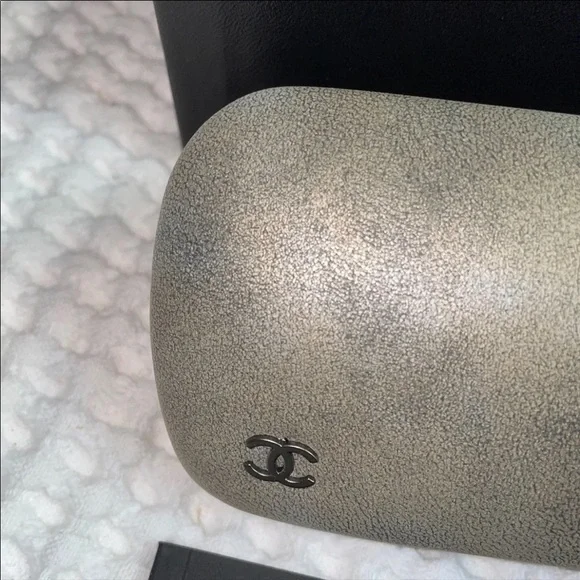 One of a Kind Chanel Case Chanel Small Pearl Crush Vanity Case Black Lambskin Brushed  main image 2